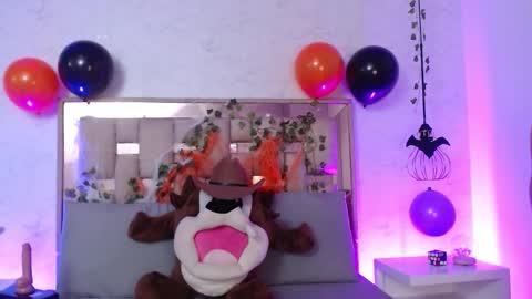 Scarlet online show from 10.27.25