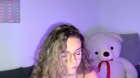 Snapshot of scarlettsmithz chatting on 11.16.25 ScarlettSmithz online show from 11.16.25