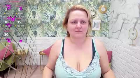 Snapshot of scarlettsoft chatting on 12.02.25 Scarlett online show from 12.02.25