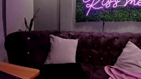 Snapshot of scarlettvelvett chatting on 10.30.25 Scarlet online show from 10.30.25