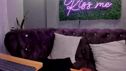 Snapshot of scarlettvelvett chatting on 11.14.25 Scarlet online show from 11.14.25