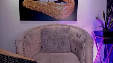 Scarlet online show from 11.18.25