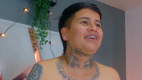 Snapshot of scarlettvex__ chatting on 11.04.25 S C A R L E T T online show from 11.04.25