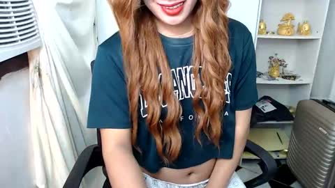 Queen Scarlet online show from 01.07.25