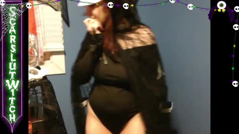 Snapshot of scarslutwitch chatting on 10.06.25 ScarSlutWitch online show from 10.06.25