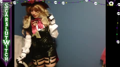 Snapshot of scarslutwitch chatting on 11.01.25 ScarSlutWitch online show from 11.01.25