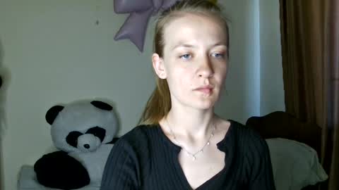 Snapshot of scented_elsa chatting on 07.14.26 Elsa online show from 07.14.26