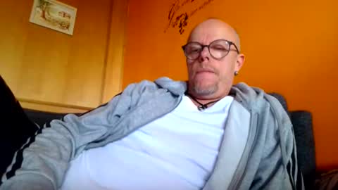 schmuhbaer1 online show from 10.15.25