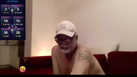 Snapshot of schooner73 chatting on 10.24.25 Schooner73 online show from 10.24.25