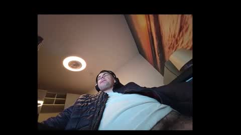 schosch01 online show from 09.18.25