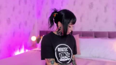 Scolw  online show from 10.15.25