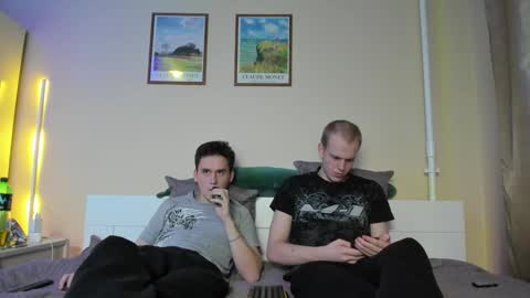 Snapshot of scooby_r chatting on 12.02.24 Thomas brunette and Alex blond online show from 12.02.24