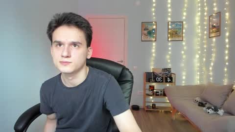 Snapshot of scooby_r chatting on 12.17.24 Thomas brunette and Alex blond online show from 12.17.24