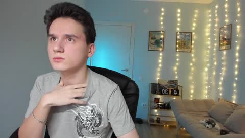 Snapshot of scooby_r chatting on 12.25.24 Thomas brunette and Alex blond online show from 12.25.24