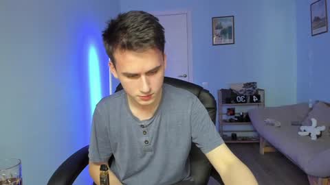 Snapshot of scooby_r chatting on 01.17.25 Thomas brunette and Alex blond online show from 01.17.25