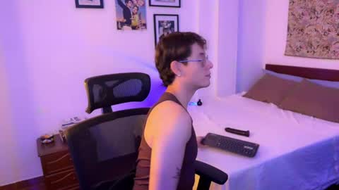 Snapshot of scoobysnack_ chatting on 03.29.26 ScoobySnack online show from 03.29.26