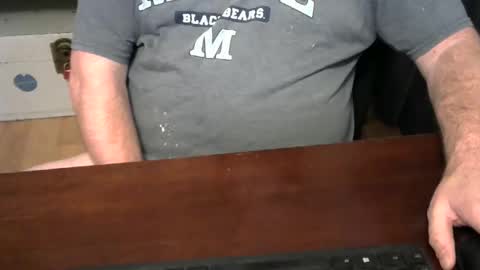 Snapshot of scottmaine25 chatting on 10.31.25 scottmaine25 online show from 10.31.25