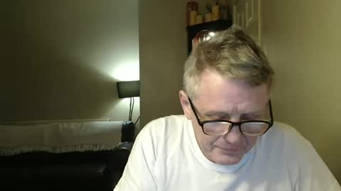 Snapshot of scottsman214 chatting on 01.01.25 James online show from 01.01.25
