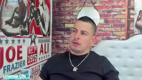 Snapshot of scotty_music chatting on 10.01.25 Ricardo online show from 10.01.25