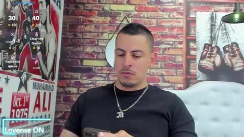 Snapshot of scotty_music chatting on 10.09.25 Ricardo online show from 10.09.25