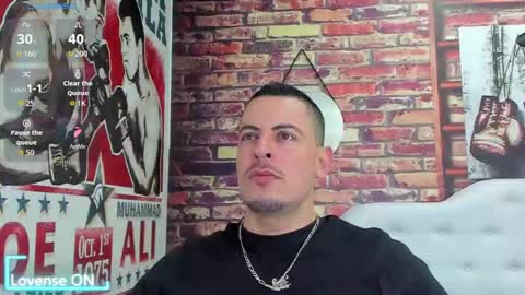 Snapshot of scotty_music chatting on 10.10.25 Ricardo online show from 10.10.25