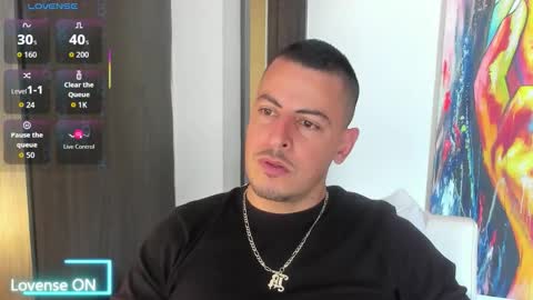 Snapshot of scotty_music chatting on 11.11.25 Ricardo online show from 11.11.25