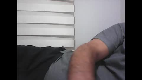 Snapshot of screw2 chatting on 11.10.25 Evren online show from 11.10.25