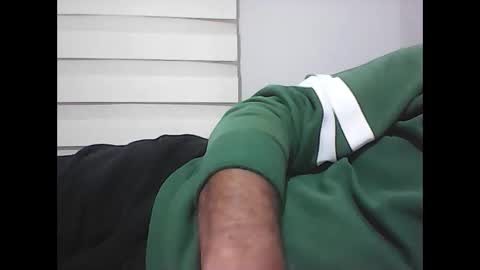 Snapshot of screw2 chatting on 11.19.25 Evren online show from 11.19.25