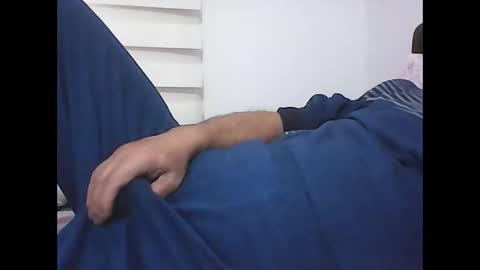 Snapshot of screw2 chatting on 11.29.25 Evren online show from 11.29.25