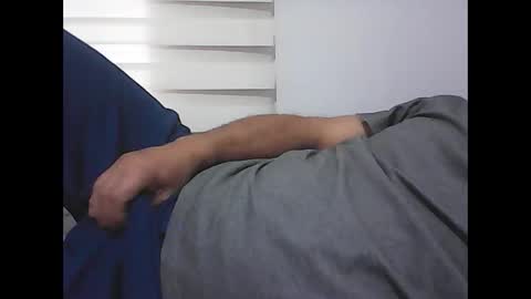 Snapshot of screw2 chatting on 11.30.25 Evren online show from 11.30.25