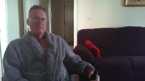 Snapshot of seakrait chatting on 12.22.24 seakrait online show from 12.22.24