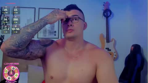 Snapshot of sean_carrera69 chatting on 10.02.25 Sean Carrera online show from 10.02.25