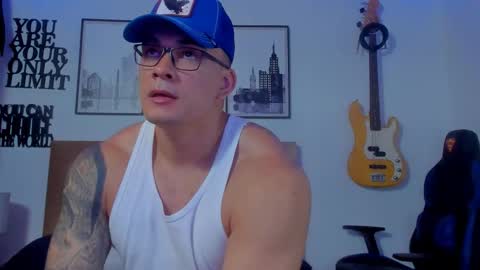 Snapshot of sean_carrera69 chatting on 11.10.25 Sean Carrera online show from 11.10.25