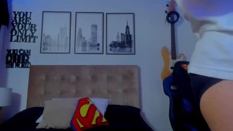 Snapshot of sean_carrera69 chatting on 11.12.25 Sean Carrera online show from 11.12.25