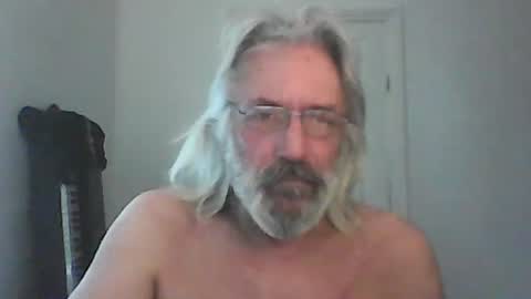 Snapshot of seantheflyer chatting on 05.17.26 seantheflyer online show from 05.17.26