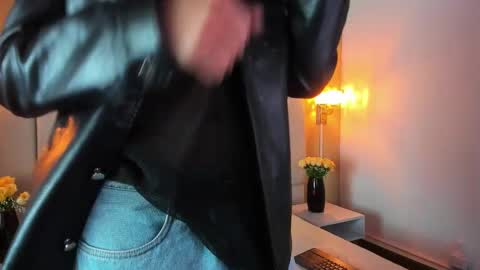 Snapshot of seantroyy chatting on 10.14.25 Sean online show from 10.14.25