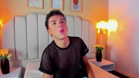 Snapshot of seantroyy chatting on 10.16.25 Sean online show from 10.16.25