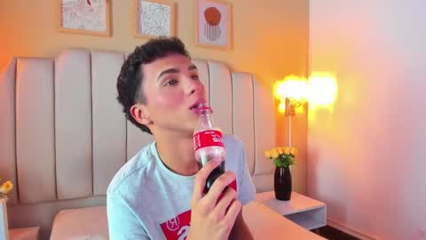 Snapshot of seantroyy chatting on 10.22.25 Sean online show from 10.22.25