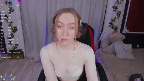 Snapshot of seavia chatting on 10.22.25 Sea online show from 10.22.25