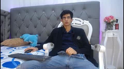 sebalexis7 online show from 10.23.25