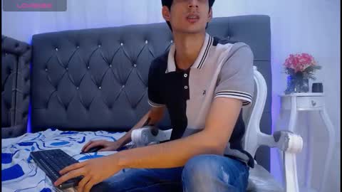 sebalexis7 online show from 10.26.25