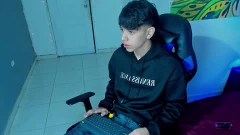 sebas_pretty7 online show from 12.21.25