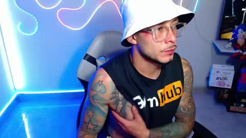 Snapshot of sebastian_025 chatting on 10.03.25 Sebastian online show from 10.03.25