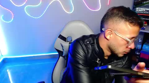 Snapshot of sebastian_025 chatting on 10.10.25 Sebastian online show from 10.10.25