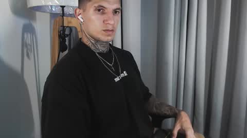 Snapshot of sebastian_muss chatting on 09.10.25 Sebastian online show from 09.10.25