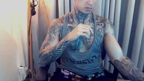 Snapshot of sebastian_muss chatting on 09.18.25 Sebastian online show from 09.18.25