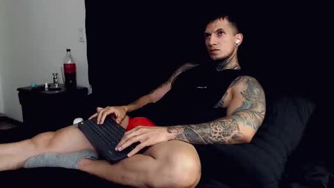 Snapshot of sebastian_muss chatting on 09.29.25 Sebastian online show from 09.29.25