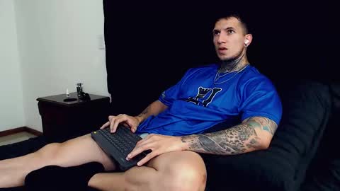 Snapshot of sebastian_muss chatting on 10.02.25 Sebastian online show from 10.02.25