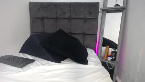 sebastian n alinson online show from 12.04.24