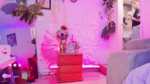 Snapshot of sebastianhilton chatting on 02.20.26 . INDEPENDENT MODEL online show from 02.20.26